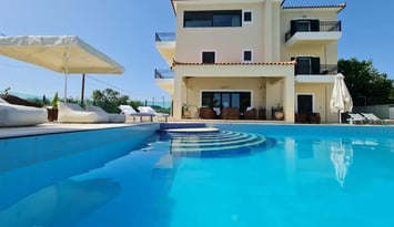 Chateau de Georges - Μαυροβούνι, Γύθειο