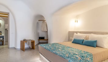 Wine & Yard Caves - Πύργος, Σαντορίνη