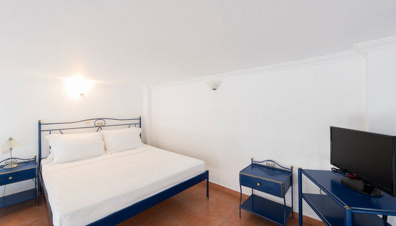 Kastro Suites Fira