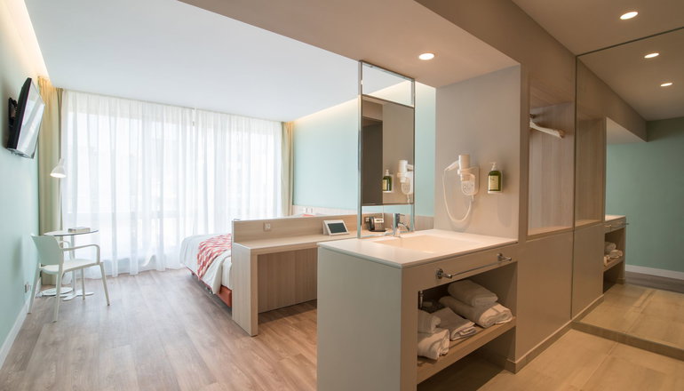 4* Kubic Athens Smart Hotel