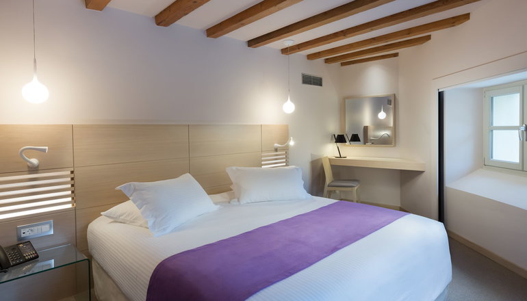 5* Hydrama Grand Hotel