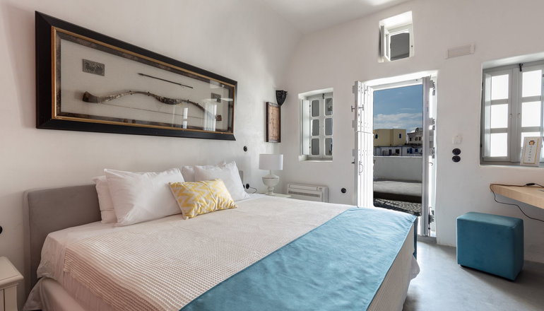 4* Ducato di Oia Santorini