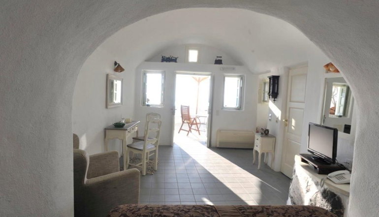 4* Fanari Villas Santorini