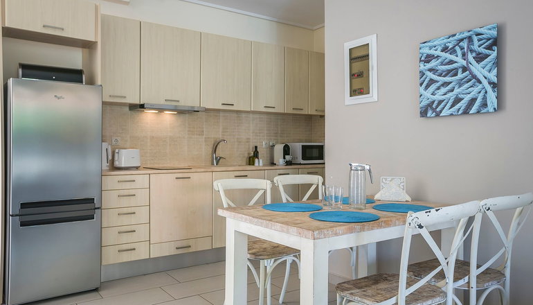 Meliti Waterfront Suites