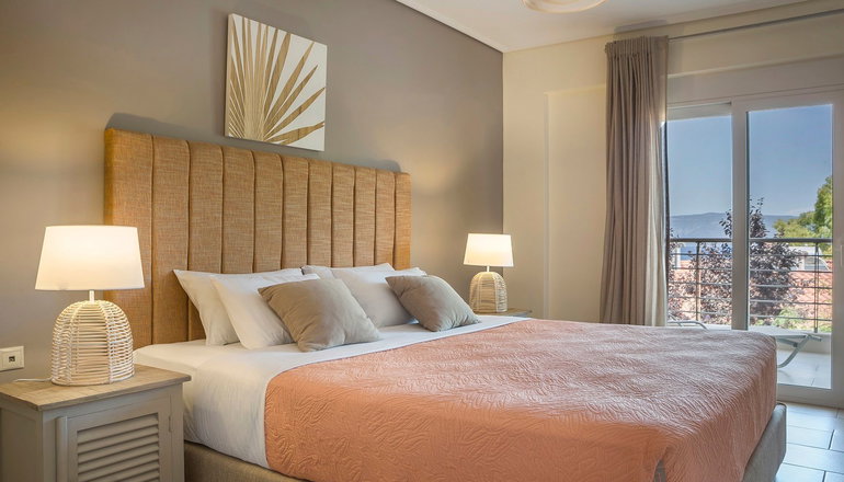 Meliti Waterfront Suites