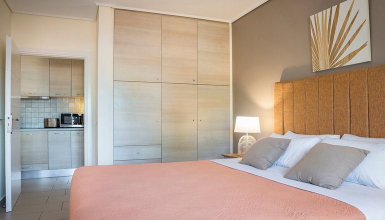 Meliti Waterfront Suites