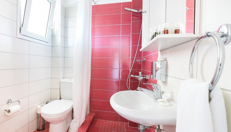 Meliti Waterfront Suites