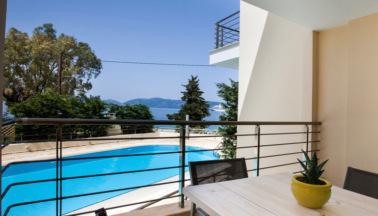 Meliti Waterfront Suites