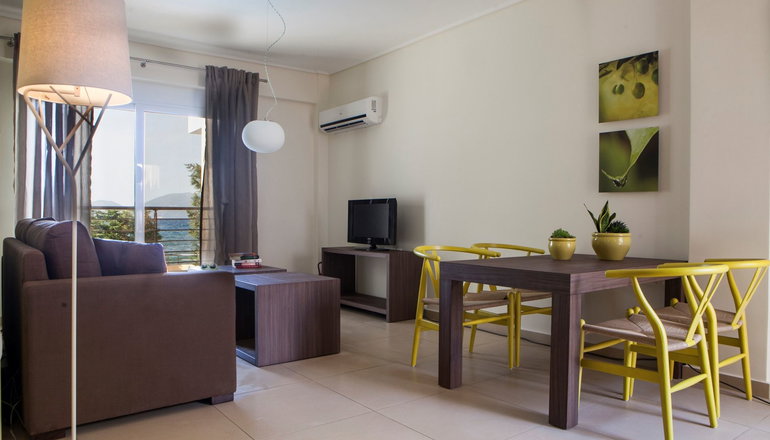 Meliti Waterfront Suites