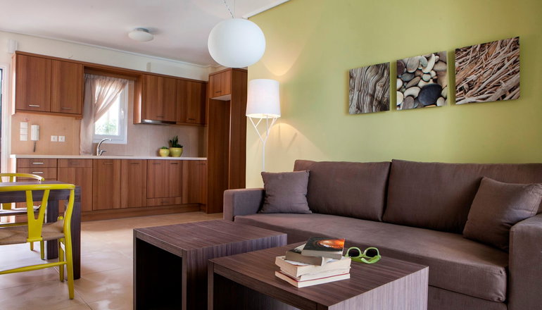 Meliti Waterfront Suites