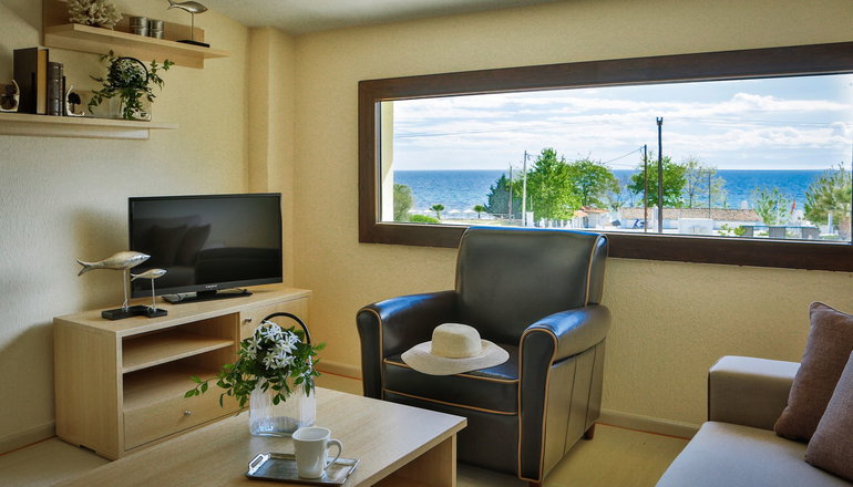 Nefeli Villas & Suites