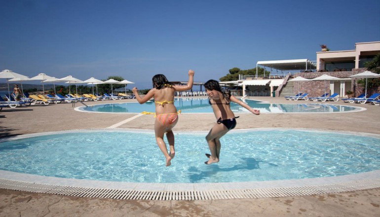 4* AKS Hinitsa Bay