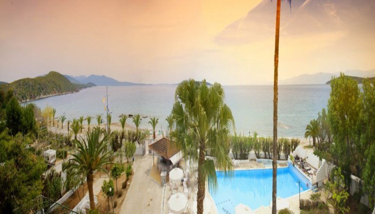 Eden Beach Plaka Hotel