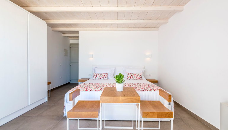4* Bespoke Mykonos
