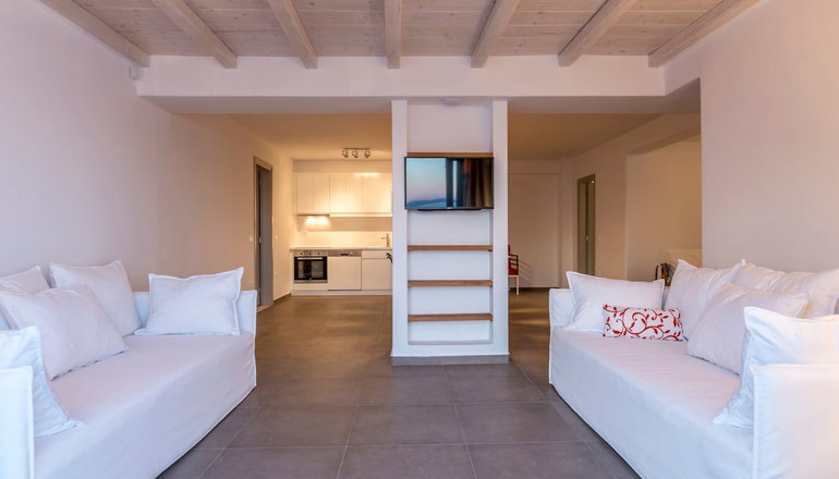 4* Bespoke Mykonos