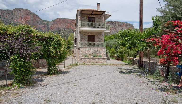 4* Αρχοντικό Χατζηπαναγιώτη