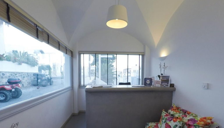 Central Fira Hotel