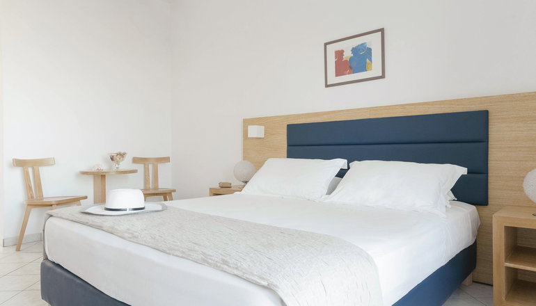 Karras’ Star Hotel