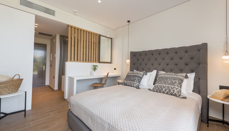 Eptanisos Beachfront Suites