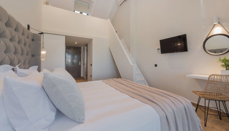 Eptanisos Beachfront Suites