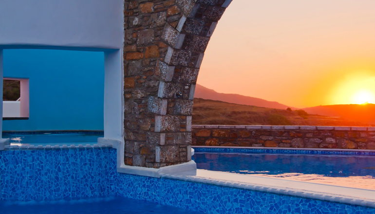 4* Vigla Hotel