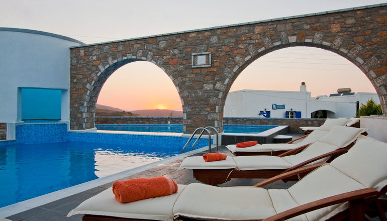 4* Vigla Hotel