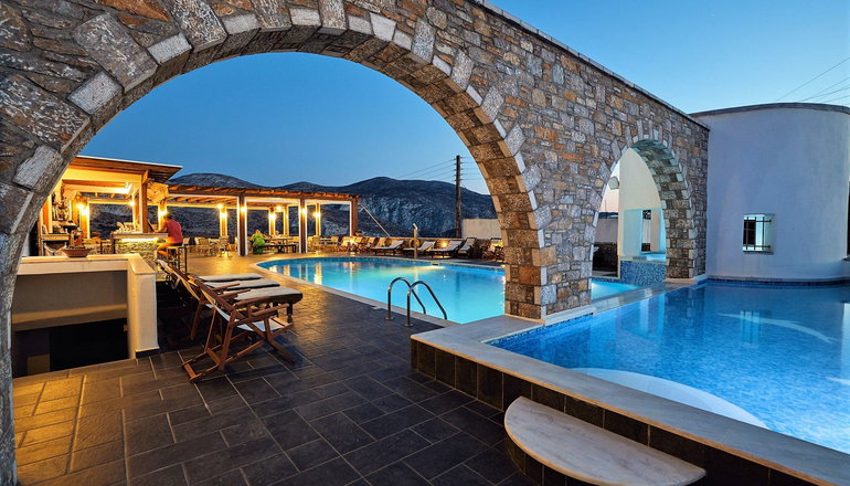 4* Vigla Hotel