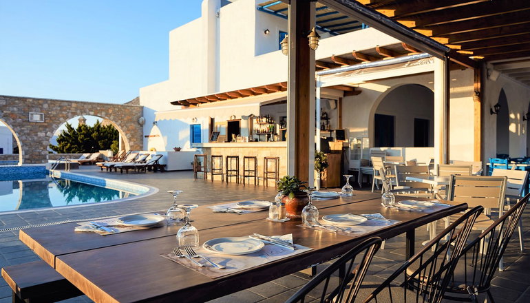 4* Vigla Hotel