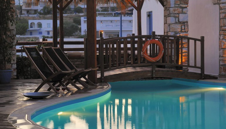 Aloni Hotel - Πίσω Λιβάδι, Πάρος