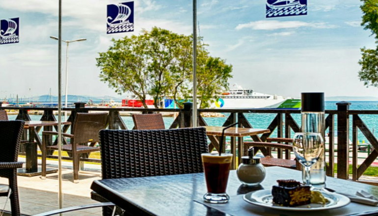 4* Avra Hotel