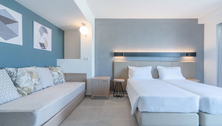4* Avra Hotel