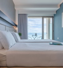 4* Avra Hotel