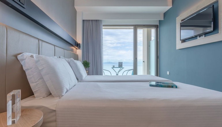 4* Avra Hotel