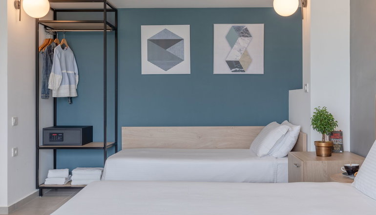 4* Avra Hotel