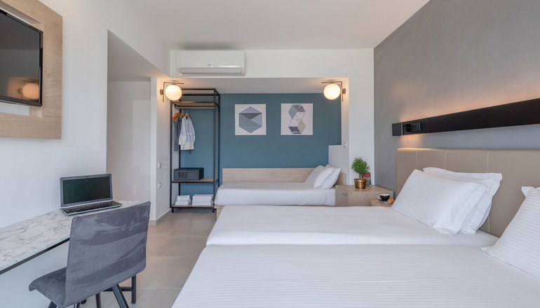 4* Avra Hotel