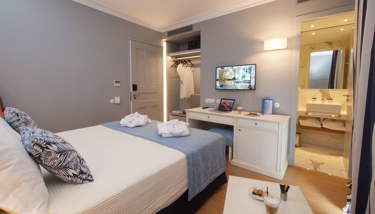 4* Aenos Hotel