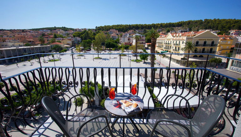 4* Aenos Hotel