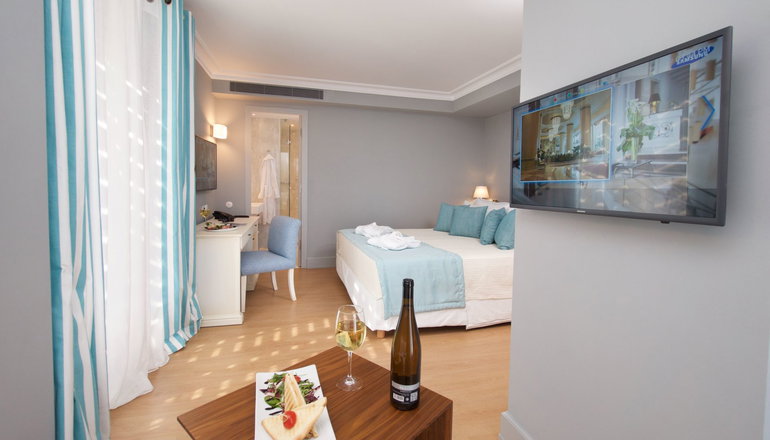 4* Aenos Hotel