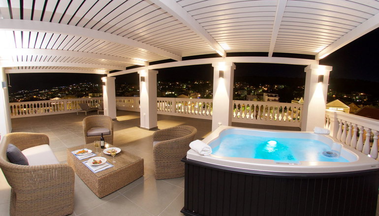 4* Aenos Hotel