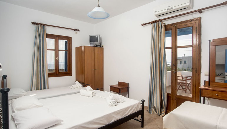 Depis Studios Plaka Naxos