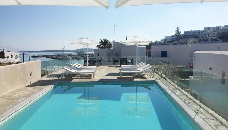 Adonis Hotel & Apartments