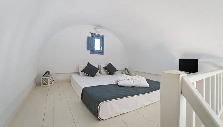 Apanemo Hotel & Suites