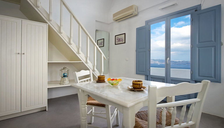 Apanemo Hotel & Suites