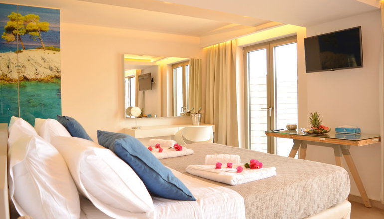 Core Luxury Suites - Σκιάθος