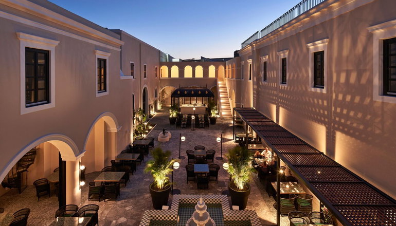 5* Katikies Garden Santorini - The Leading Hotels Of The World