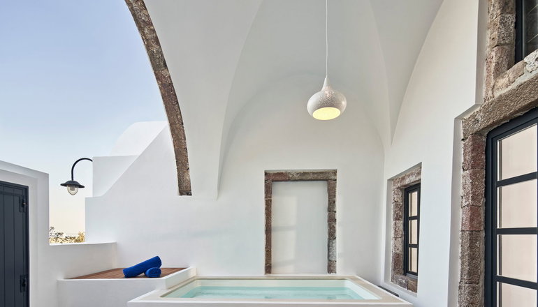 5* Katikies Garden Santorini - The Leading Hotels Of The World