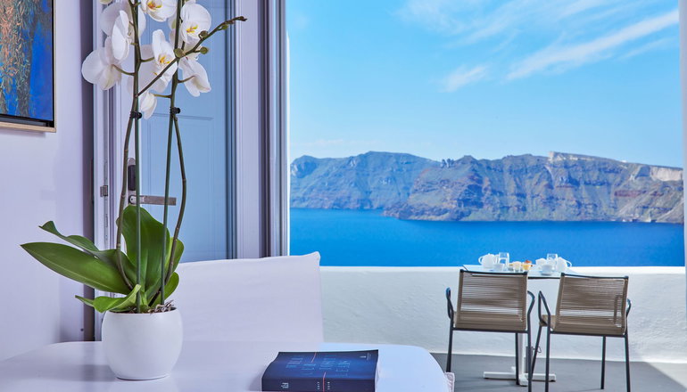 5* Katikies Santorini - The Leading Hotels of the World