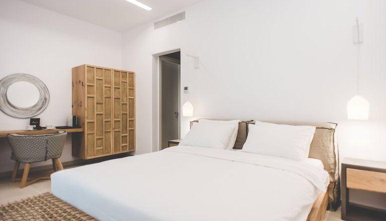 Super Paradise Suites