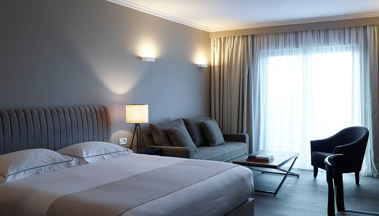 5* Pelagos Suites Hotel