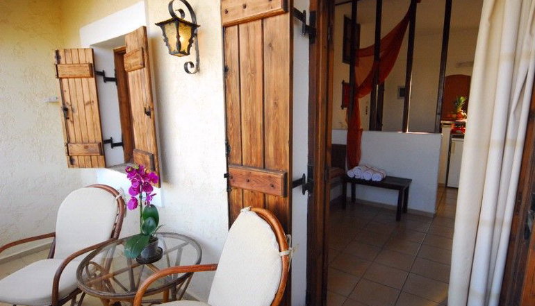 Malia Studios